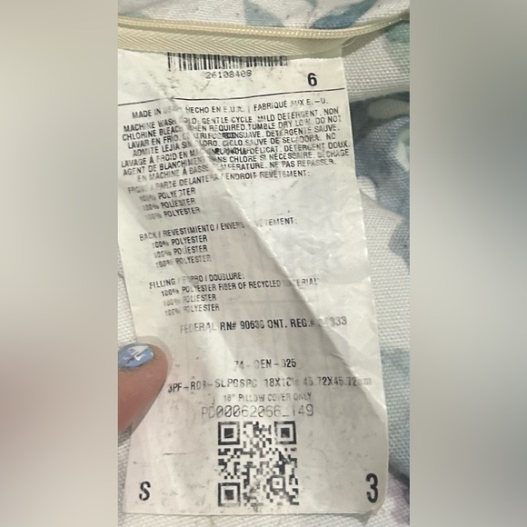 Redbubble Decorative Handmade 18’´ Pillow Cover with Floral Patterns - Picture 7 of 9